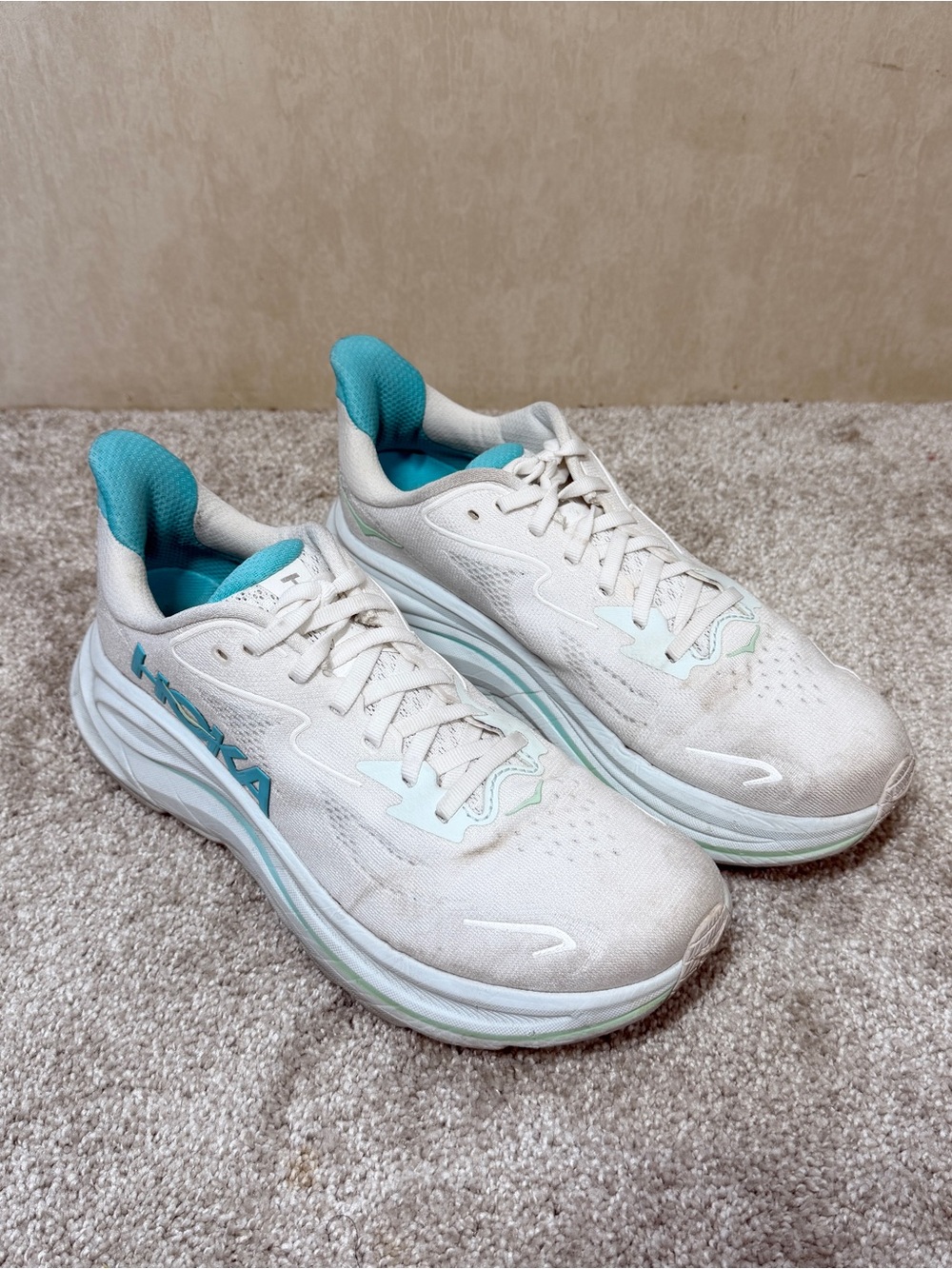 Hoka One One Women’s Clifton 10 Sneakers Shoes Running in Cielo Blue 8.5B